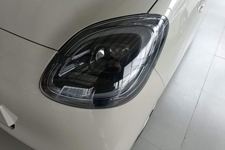 Used Wuling Hongguang MINIEV 2025 Four-Door Version Advanced Edition Left Front Headlight