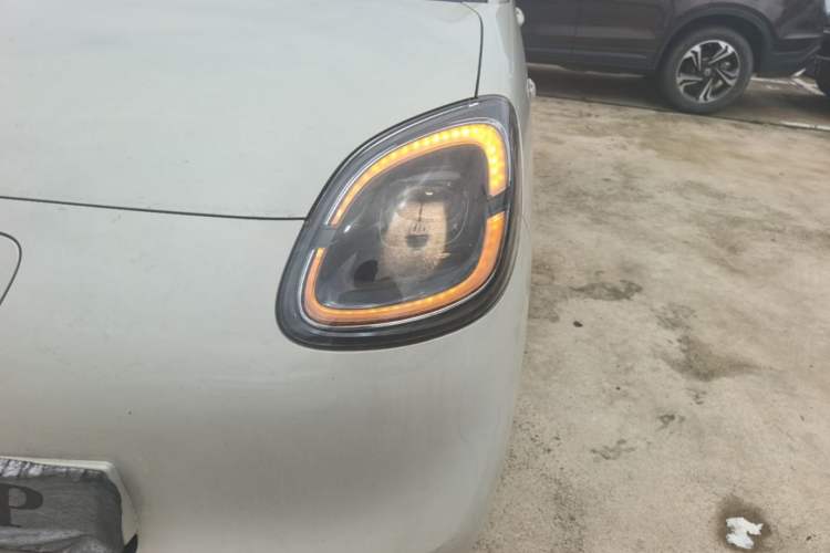 Used Wuling Hongguang MINIEV 2025 Four-Door Version Advanced Edition Left Front Headlight
