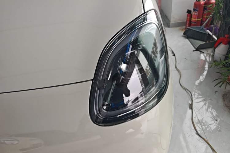 Used Wuling Hongguang MINIEV 2025 Four-Door Version Advanced Edition Left Front Headlight