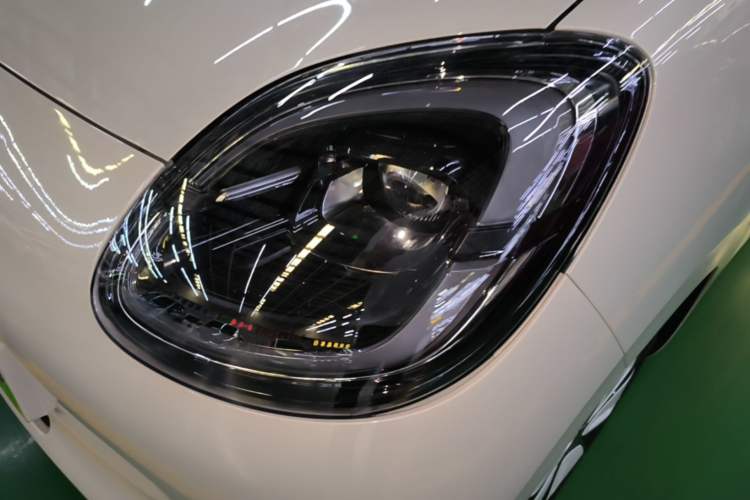 Used Wuling Hongguang MINIEV 2025 Four-Door Version Advanced Edition Left Front Headlight