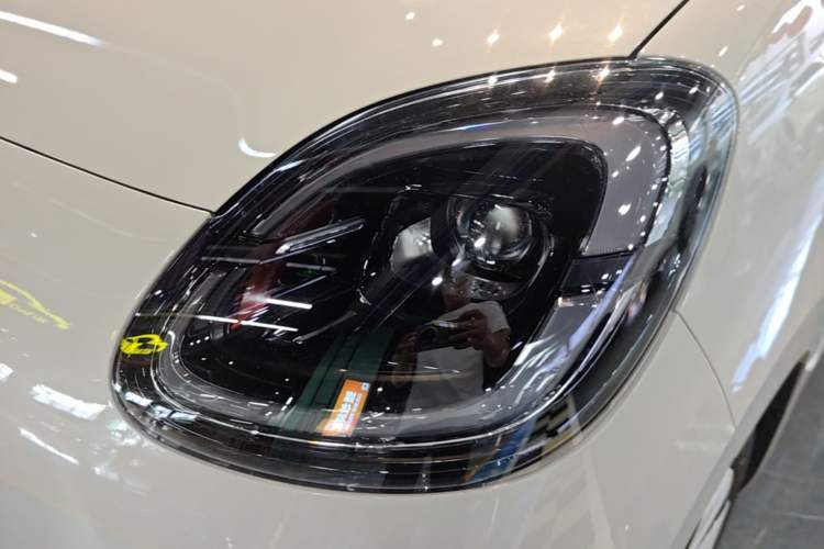 Used Wuling Hongguang MINIEV 2025 Four-Door Version Advanced Edition Left Front Headlight