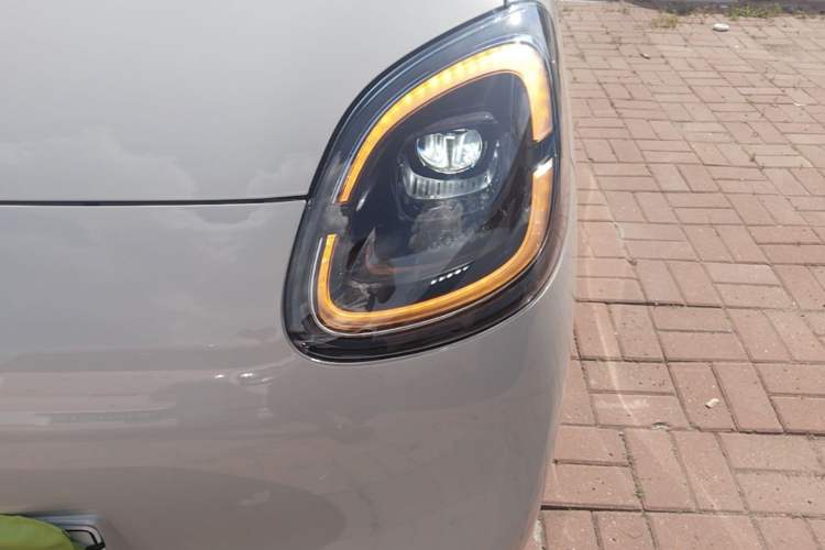 Used Wuling Hongguang MINIEV 2025 Four-Door Version Zhenxiang+ Edition Left Front Headlight