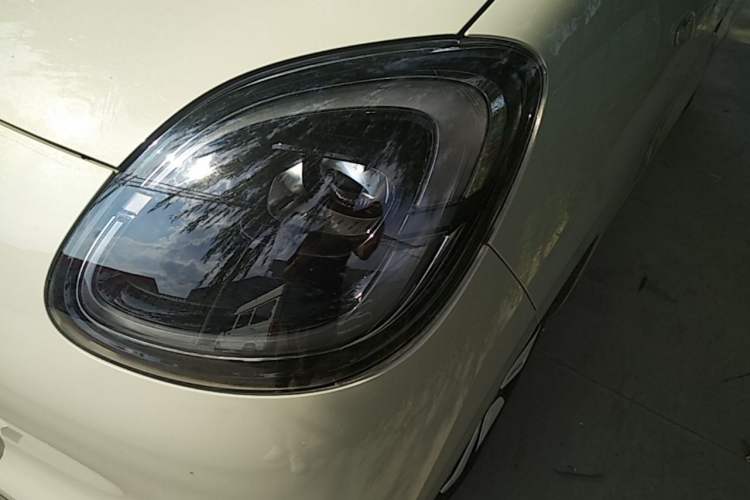 Used Wuling Hongguang MINIEV 2025 Four-Door Version Advanced Edition Left Front Headlight