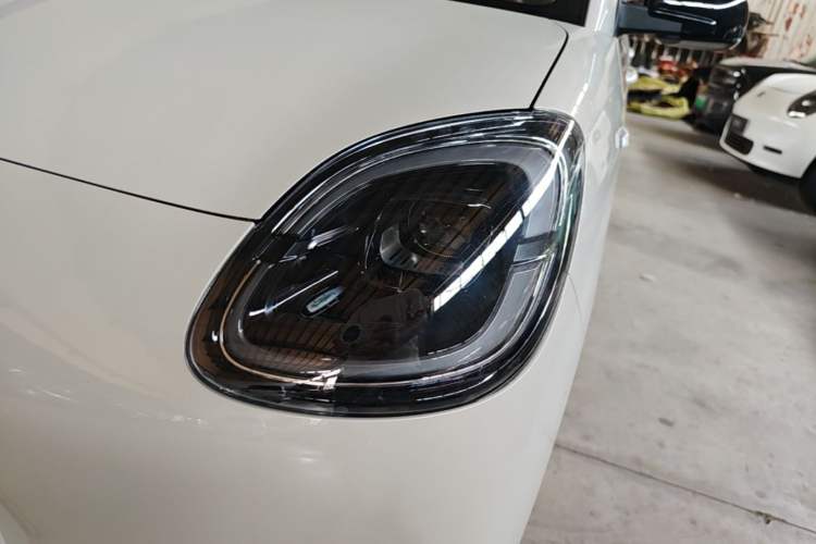 Used Wuling Hongguang MINIEV 2025 Four-Door Version Advanced Edition Left Front Headlight