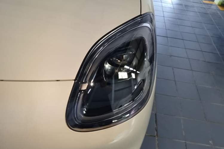 Used Wuling Hongguang MINIEV 2025 Four-Door Version Advanced Edition Left Front Headlight