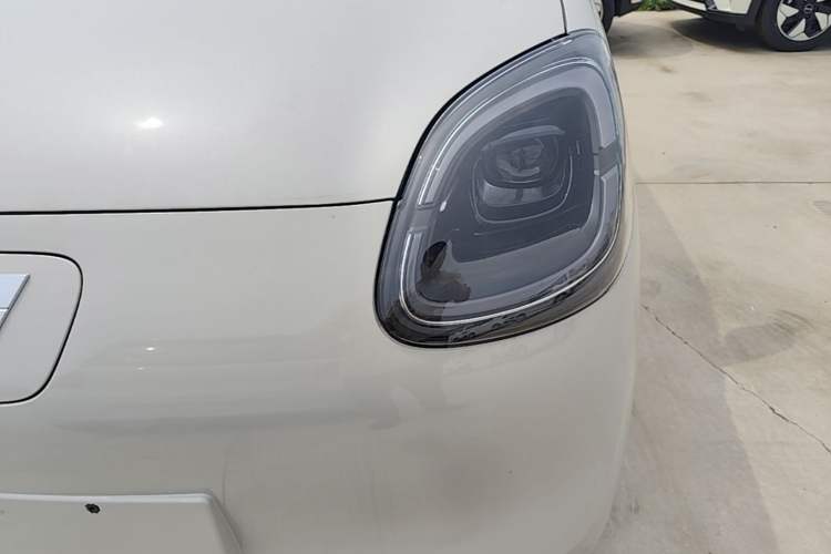 Used Wuling Hongguang MINIEV 2025 Four-Door Version Advanced Edition Left Front Headlight