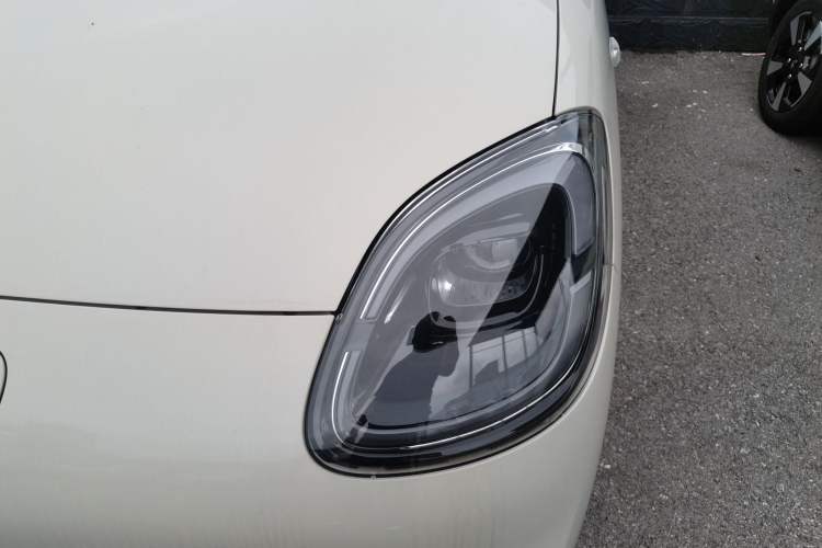 Used Wuling Hongguang MINIEV 2025 Four-Door Version Advanced Edition Left Front Headlight