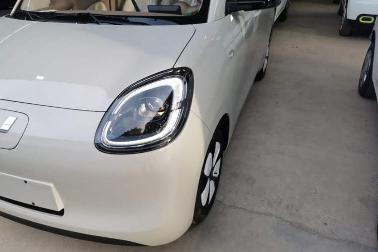 Used Wuling Hongguang MINIEV 2025 Four-Door Version Advanced Edition Left Front Headlight