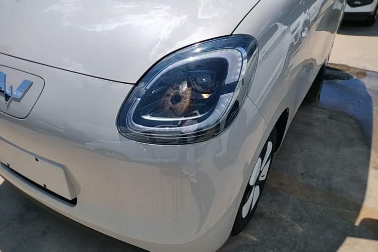 Used Wuling Hongguang MINIEV 2025 Four-Door Version Advanced Edition Left Front Headlight