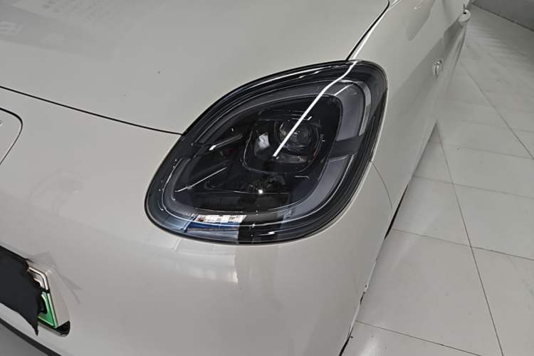 Used Wuling Hongguang MINIEV 2025 Four-Door Version Advanced Edition Left Front Headlight