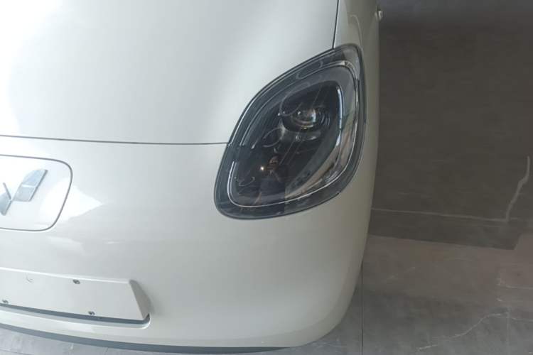 Used Wuling Hongguang MINIEV 2025 Four-Door Version Advanced Edition Left Front Headlight