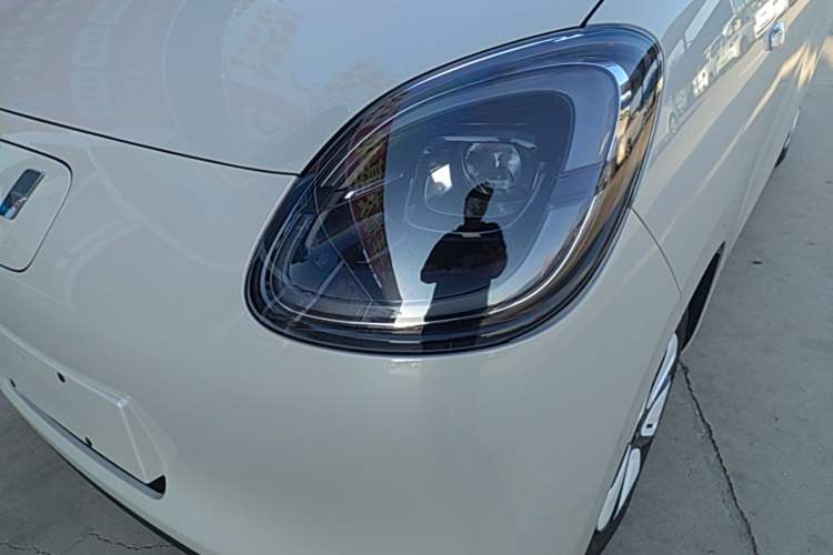 Used Wuling Hongguang MINIEV 2025 Four-Door Version Premium Edition Left Front Headlight