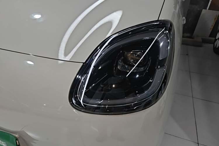 Used Wuling Hongguang MINIEV 2025 Four-Door Version Advanced Edition Left Front Headlight