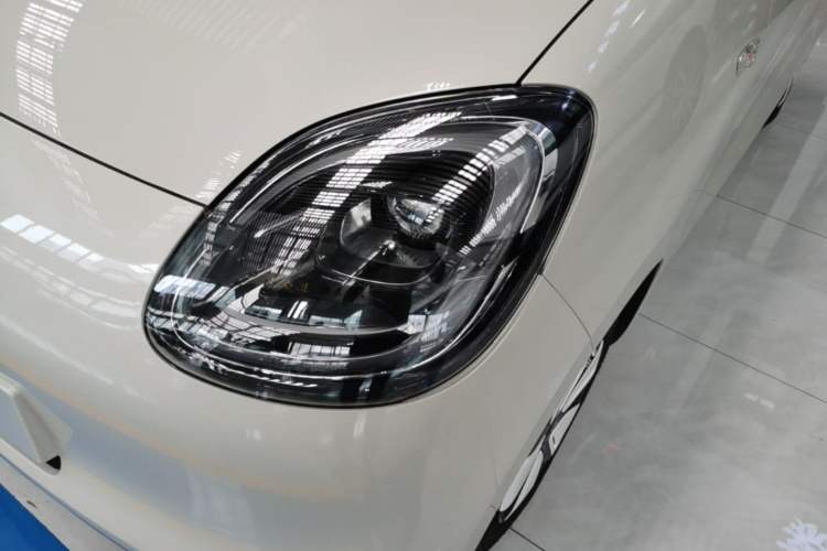 Used Wuling Hongguang MINIEV 2025 Four-Door Version Advanced Edition Left Front Headlight