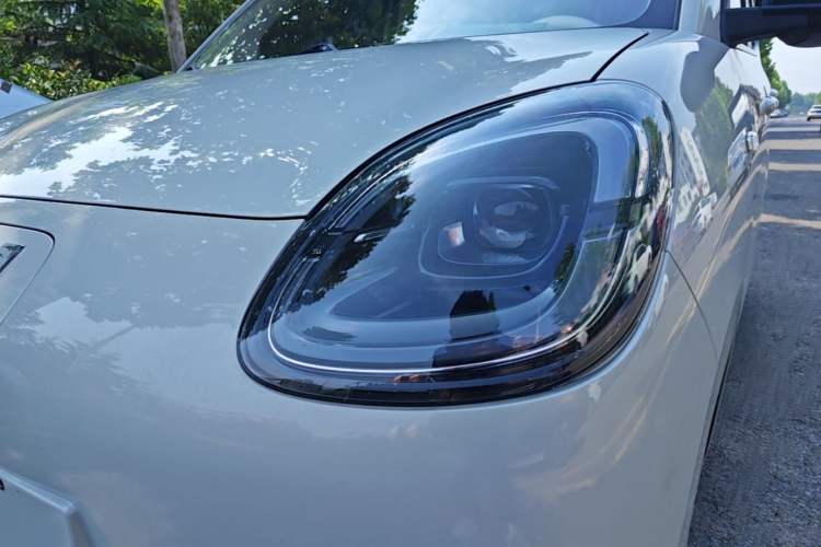 Used Wuling Hongguang MINIEV 2025 Four-Door Version Advanced Edition Left Front Headlight