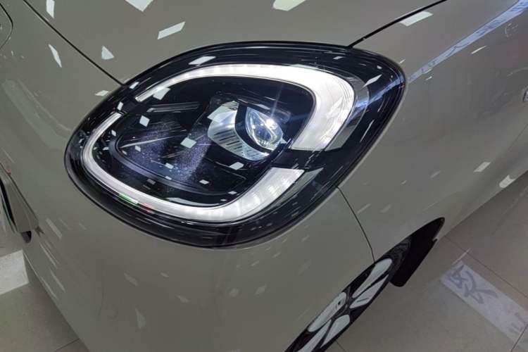 Used Wuling Hongguang MINIEV 2025 Four-Door Version Advanced Edition Left Front Headlight