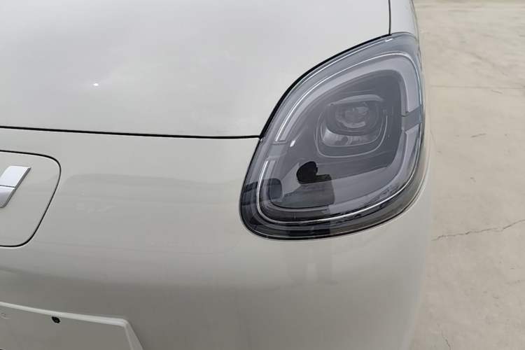 Used Wuling Hongguang MINIEV 2025 Four-Door Version Advanced Edition Left Front Headlight