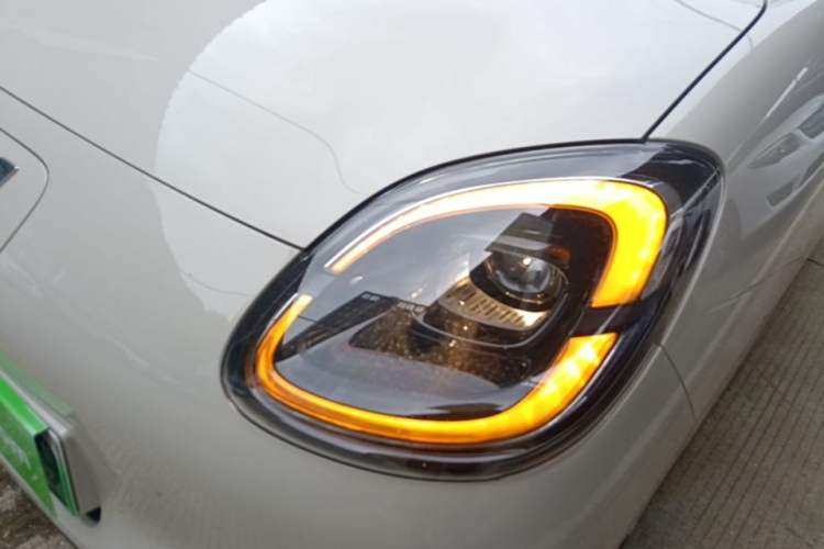 Used Wuling Hongguang MINIEV 2025 Four-Door Version Advanced Edition Left Front Headlight