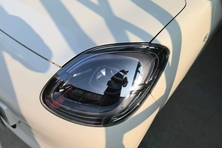 Used Wuling Hongguang MINIEV 2025 Four-Door Version Advanced Edition Left Front Headlight