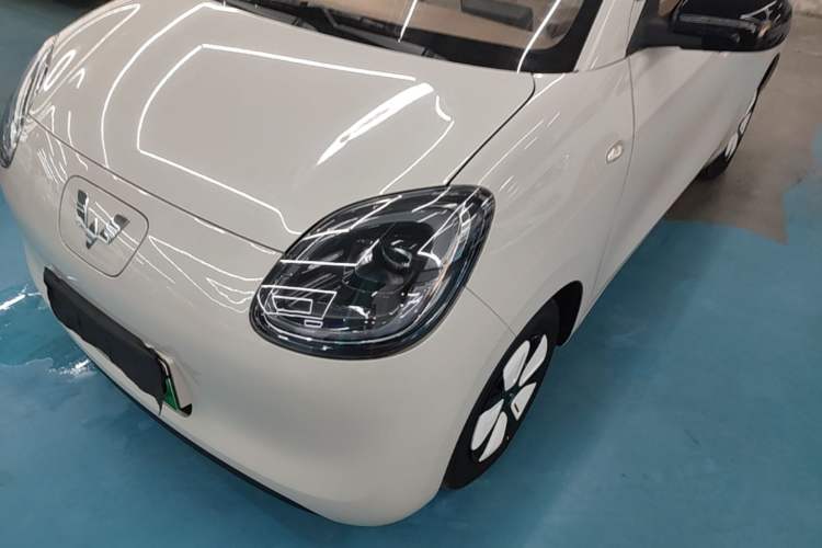 Used Wuling Hongguang MINIEV 2025 Four-Door Version Advanced Edition Left Front Headlight