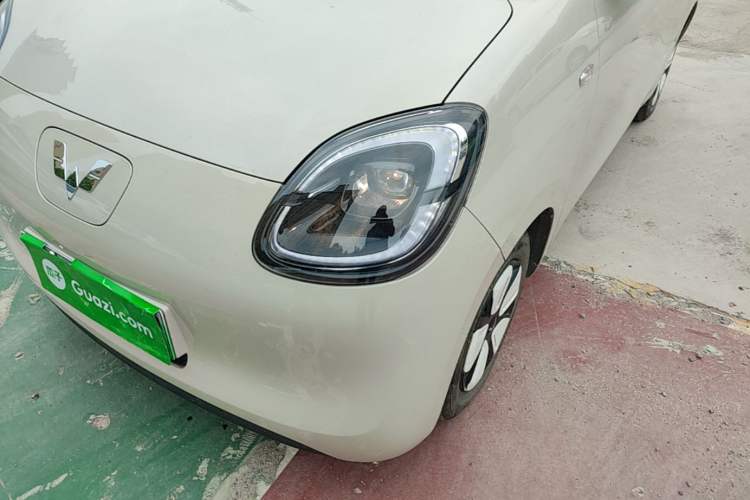 Used Wuling Hongguang MINIEV 2025 Four-Door Version Advanced Edition Left Front Headlight