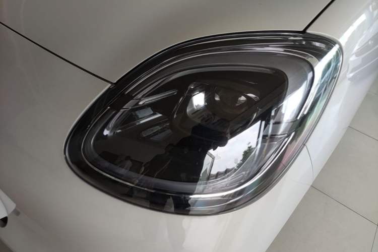 Used Wuling Hongguang MINIEV 2025 Four-Door Version Advanced Edition Left Front Headlight