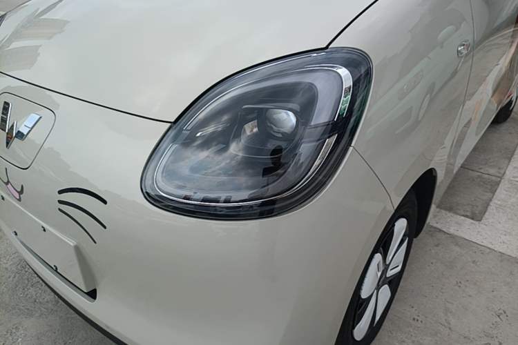 Used Wuling Hongguang MINIEV 2025 Four-Door Version Advanced Edition Left Front Headlight