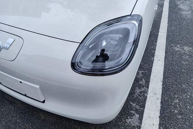 Used Wuling Hongguang MINIEV 2025 Four-Door Version Advanced Edition Left Front Headlight