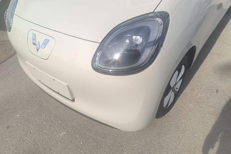 Used Wuling Hongguang MINIEV 2025 Four-Door Version Advanced Edition Left Front Headlight