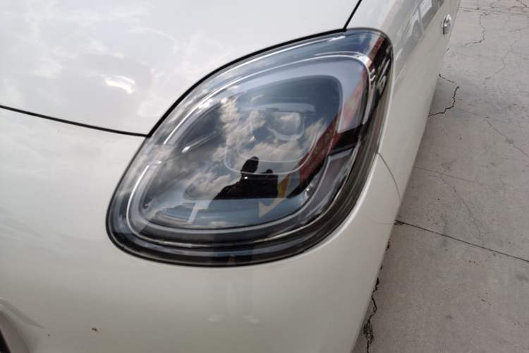 Used Wuling Hongguang MINIEV 2025 Four-Door Version Advanced Edition Left Front Headlight