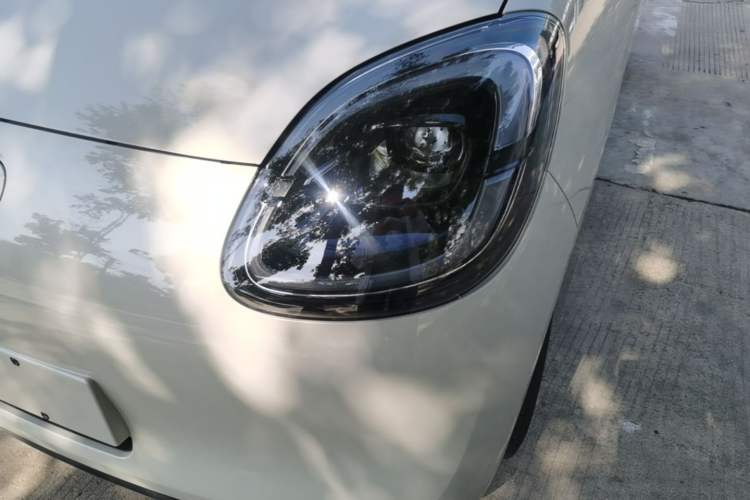 Used Wuling Hongguang MINIEV 2025 Four-Door Version Advanced Edition Left Front Headlight