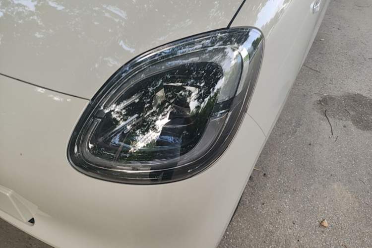 Used Wuling Hongguang MINIEV 2025 Four-Door Version Advanced Edition Left Front Headlight