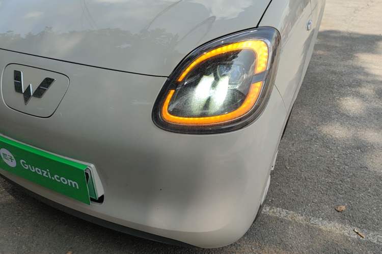 Used Wuling Hongguang MINIEV 2025 Four-Door Version Advanced Edition Left Front Headlight