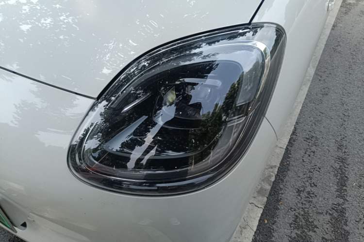 Used Wuling Hongguang MINIEV 2025 Four-Door Version Advanced Edition Left Front Headlight