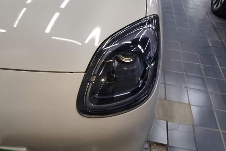 Used Wuling Hongguang MINIEV 2025 Four-Door Version Advanced Edition Left Front Headlight