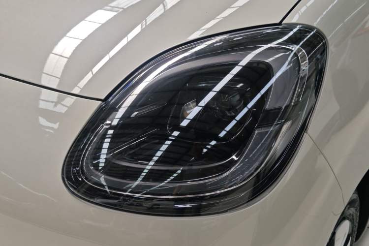 Used Wuling Hongguang MINIEV 2025 Four-Door Version Advanced Edition Left Front Headlight
