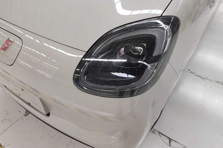 Used Wuling Hongguang MINIEV 2025 Four-Door Version Advanced Edition Left Front Headlight