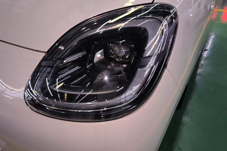 Used Wuling Hongguang MINIEV 2025 Four-Door Version Advanced Edition Left Front Headlight