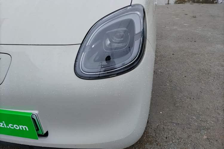 Used Wuling Hongguang MINIEV 2025 Four-Door Version Advanced Edition Left Front Headlight