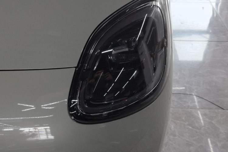 Used Wuling Hongguang MINIEV 2025 Four-Door Version Advanced Edition Left Front Headlight