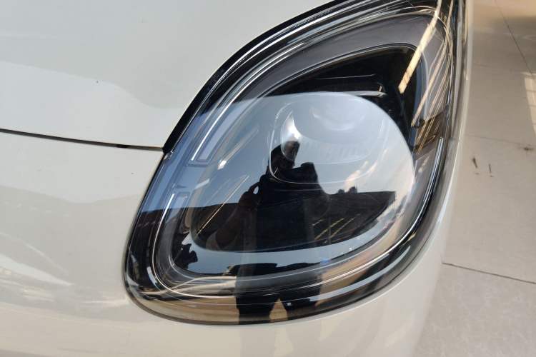 Used Wuling Hongguang MINIEV 2025 Four-Door Version Premium Edition Left Front Headlight