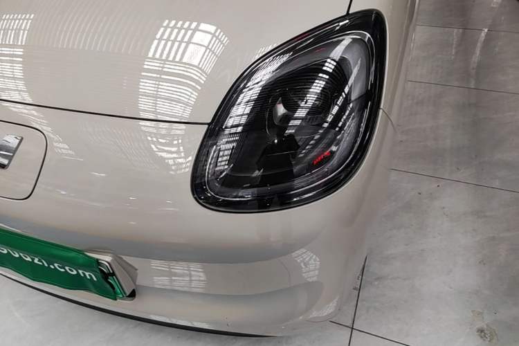 Used Wuling Hongguang MINIEV 2025 Four-Door Version Advanced Edition Left Front Headlight