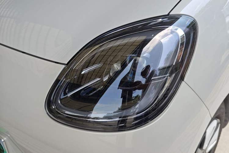 Used Wuling Hongguang MINIEV 2025 Four-Door Version Premium Edition Left Front Headlight