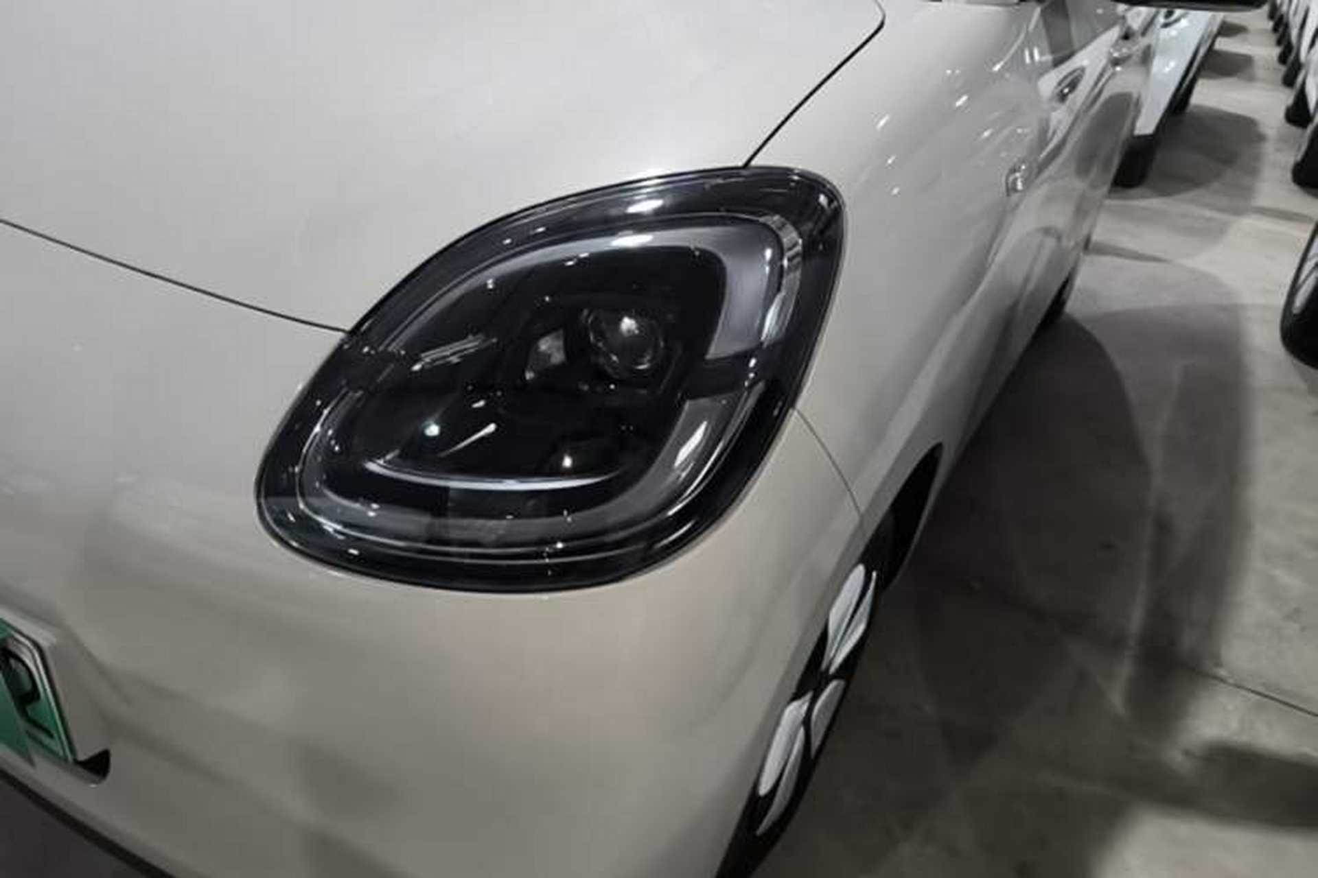 Used Wuling Hongguang MINIEV 2025 Four-Door Version Advanced Edition Left Front Headlight
