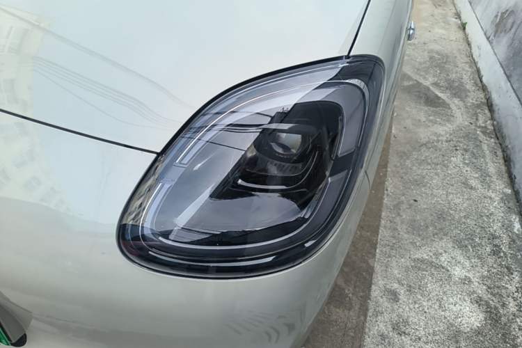 Used Wuling Hongguang MINIEV 2025 Four-Door Version Advanced Edition Left Front Headlight