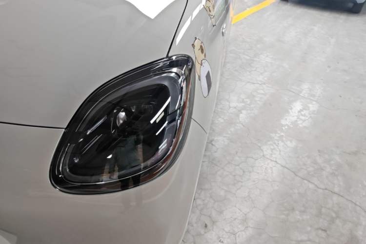 Used Wuling Hongguang MINIEV 2025 Four-Door Version Advanced Edition Left Front Headlight