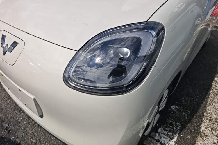 Used Wuling Hongguang MINIEV 2025 Four-Door Version Advanced Edition Left Front Headlight