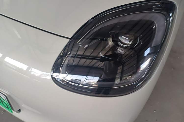 Used Wuling Hongguang MINIEV 2025 Four-Door Version Premium Edition Left Front Headlight