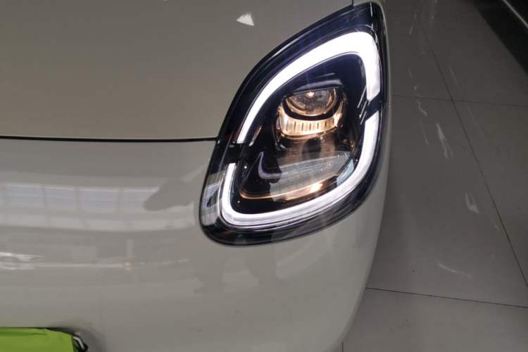 Used Wuling Hongguang MINIEV 2025 Four-Door Version Advanced Edition Left Front Headlight