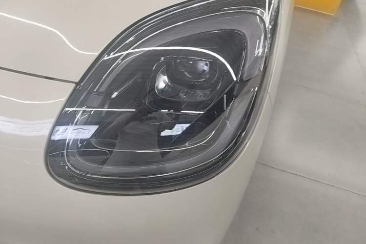Used Wuling Hongguang MINIEV 2025 Four-Door Version Premium Edition Left Front Headlight